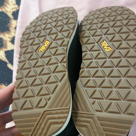 Teva  Women's Remember  Commute Lace Up shoes/boots, high top sneakers. NWOB - Picture 10 of 14